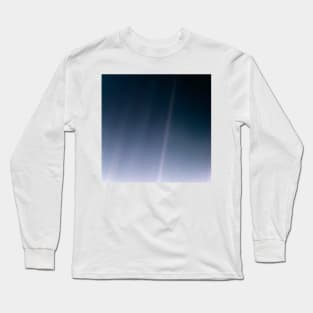 Pale Blue Dot, 30th anniversary Voyager 1 image (C048/2539) Long Sleeve T-Shirt